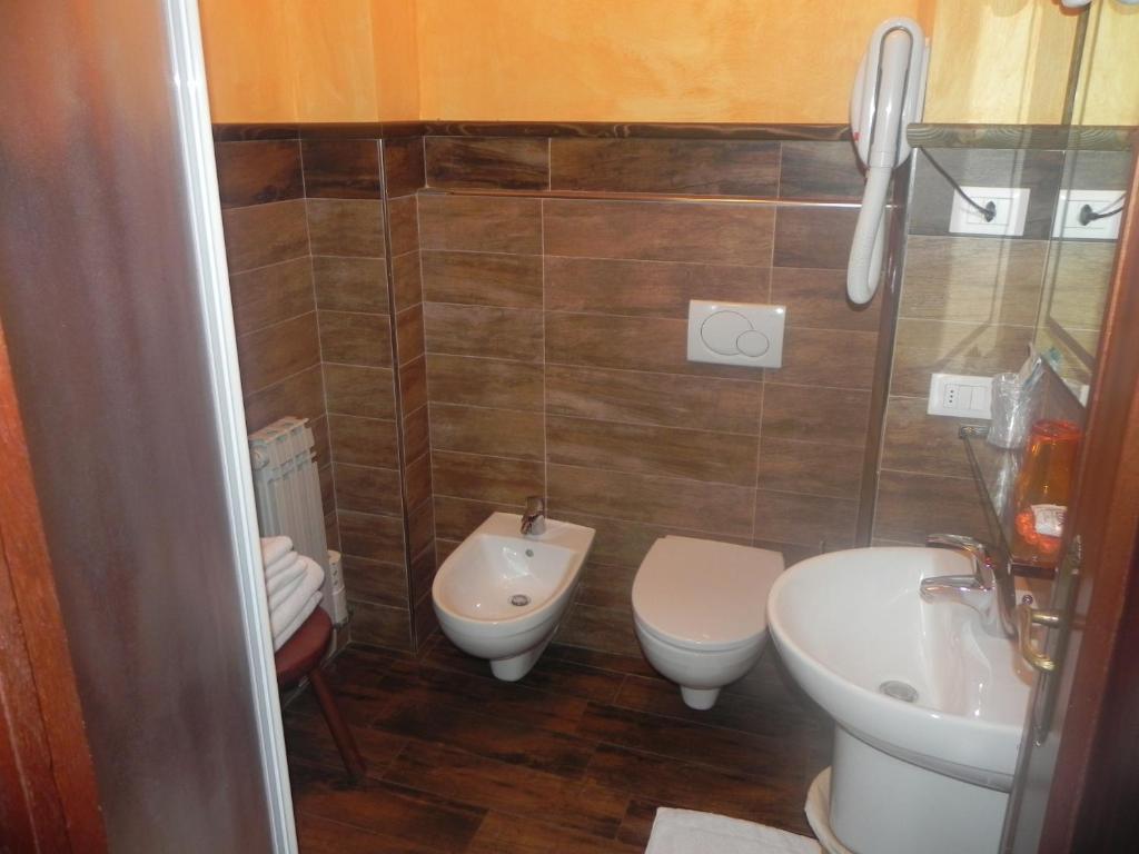 Hotel Trois Etoiles Entracque Cameră foto